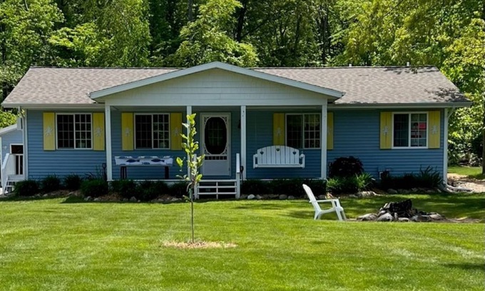 Mears Cottage | THE CHUNKY MONKEY COTTAGE DUNE VACATION IN SILVER LAKE MICHIGAN 3BED/2BATH