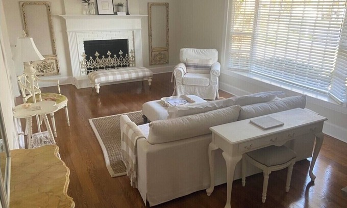 East Ridge House | The Claremont Cottage