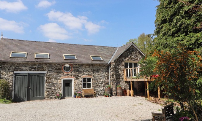 Acrefair Cottage | THE COACH HOUSE, pet friendly, with open fire in Llangollen