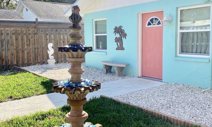 Englewood Cottage | The Coastal Oasis. 8 Mins from Englewood Beach!