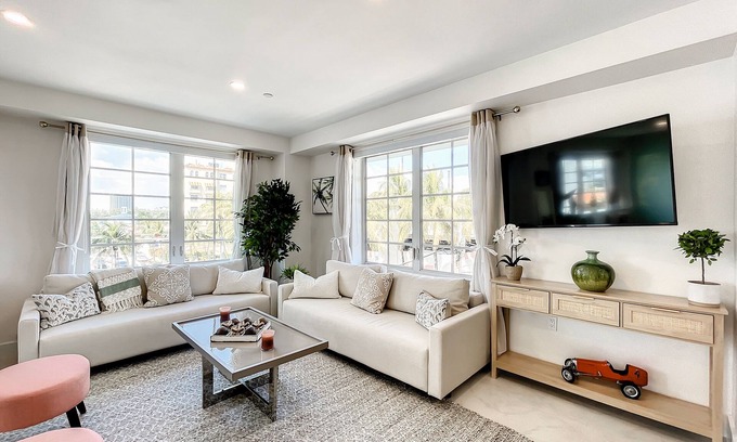 South Beach Condo | The Corner Breeze On Ocean Drive