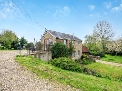 Axminster House | The Cottage Middle West Water
