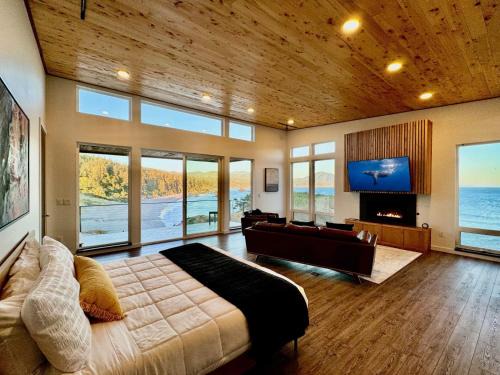 Port Orford Apartment | The Cove at Port Orford - 5 Ocean Front Suites