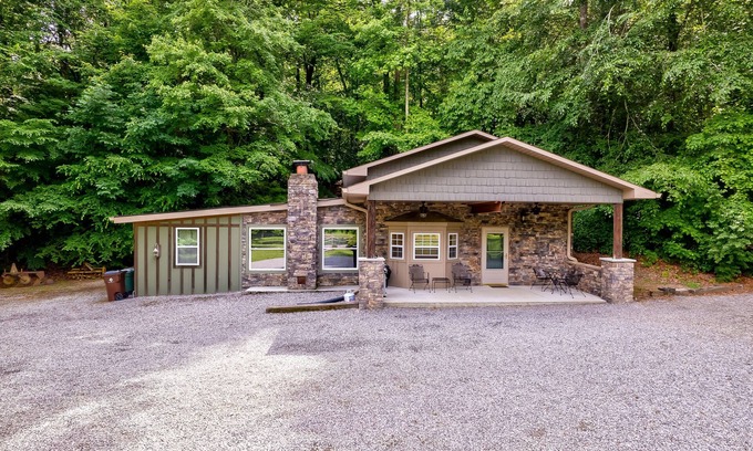 Ashley Oaks Cabin | The Cove at Windrock - Near Windrock Park Trail 23