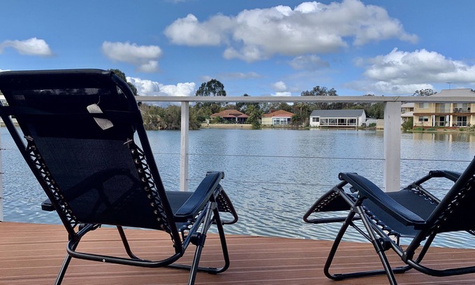 South Yunderup House | The Cove on the Water