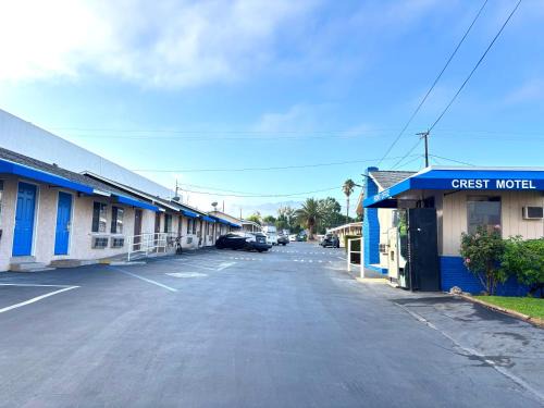 Corona Hotel | The Crest Motel