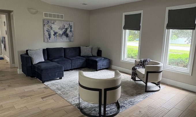 Findlay House | The Crystal Rose House spacious, modern and bright