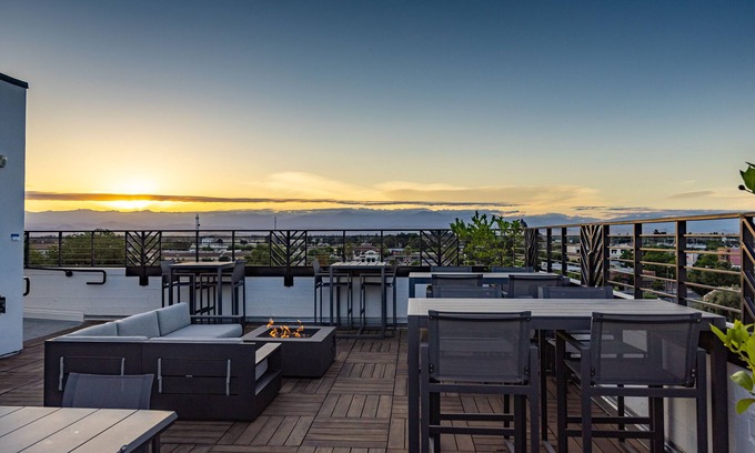 Visalia Hotel | The Darling Hotel