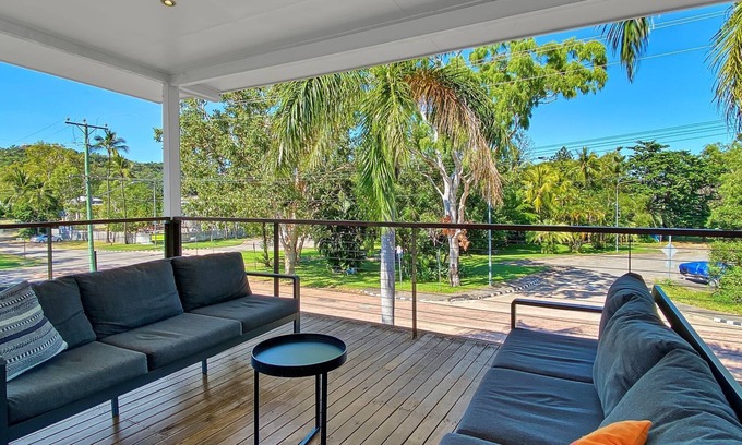 Picnic Bay House | The Deck on Picnic - fun-filled family island getaway just an easy stroll to Picnic Bay beachfront