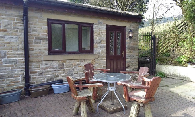 Bacup Cottage | The Den - Doals Farm - Weir, Bacup, 1 Bedroom Holiday Cottage