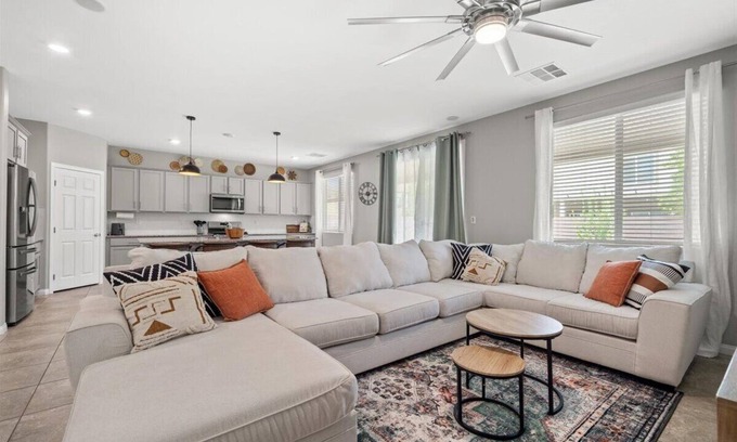 North Las Vegas House | "The Desert Haven" Dog Friendly, 30+ day stays only, 4BD/2.5BA, Quiet Area