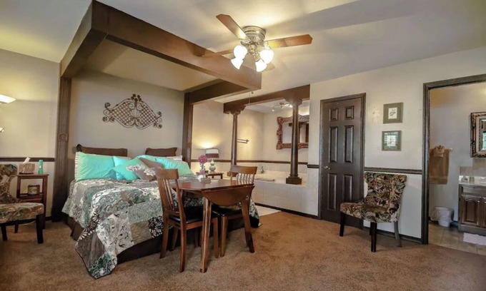 Marshfield Condo | The Dickey House, Garden Suite