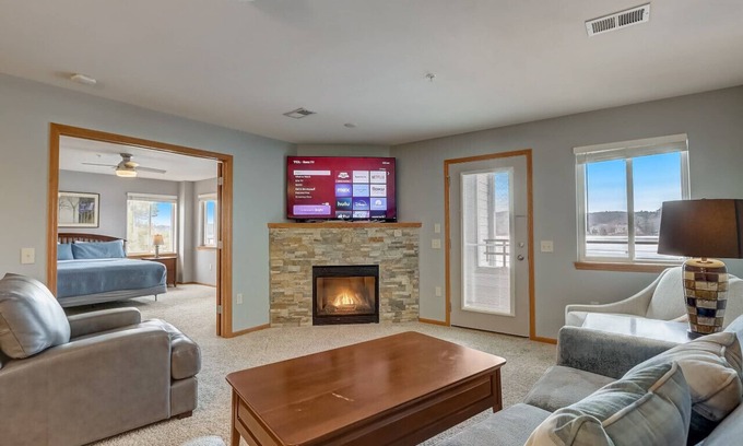 Lake Delton Condo | The Dockview on Lake Delton