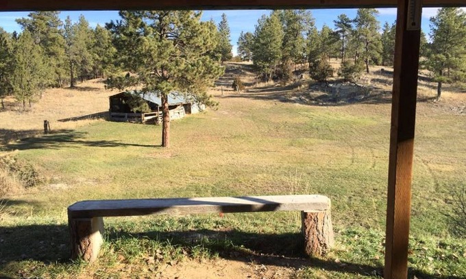 Roundup Cabin | "The Dugout" in the Bull Mountains.a quaint little getaway!