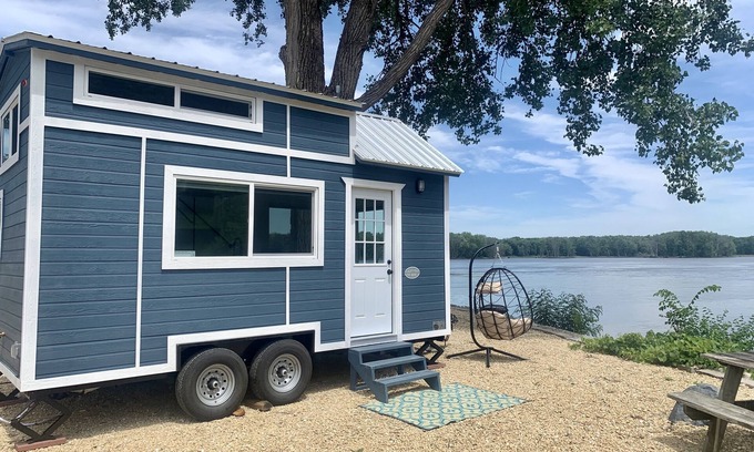Bellevue Cabin | The Eagle's View - Tiny Home 4