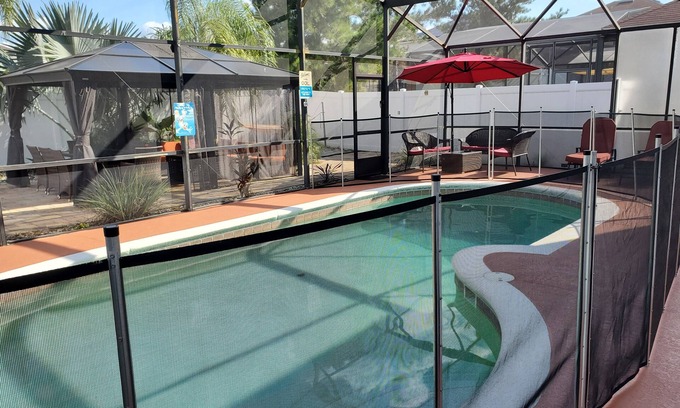 Windwood Bay House | The Elegant and spacious Sunseekers Villa (Sleeps 10)