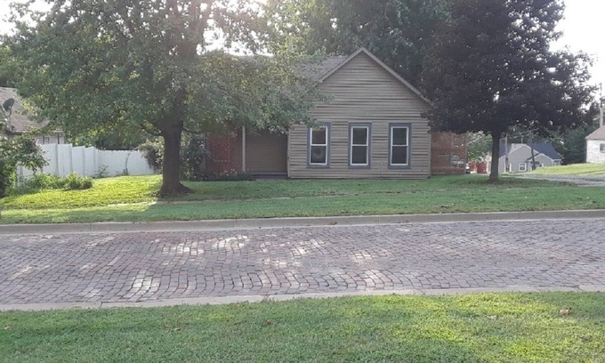 Troy House | The Elm House