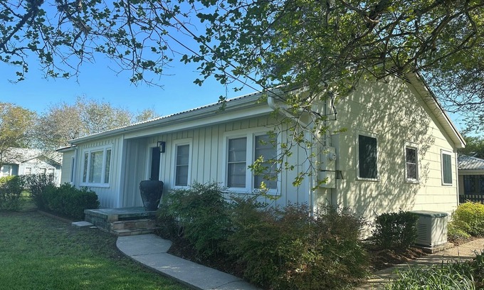 Breaux Bridge House | THE ELSIE - Wonderful completely renovated 3-bedroom house in Breaux Bridge