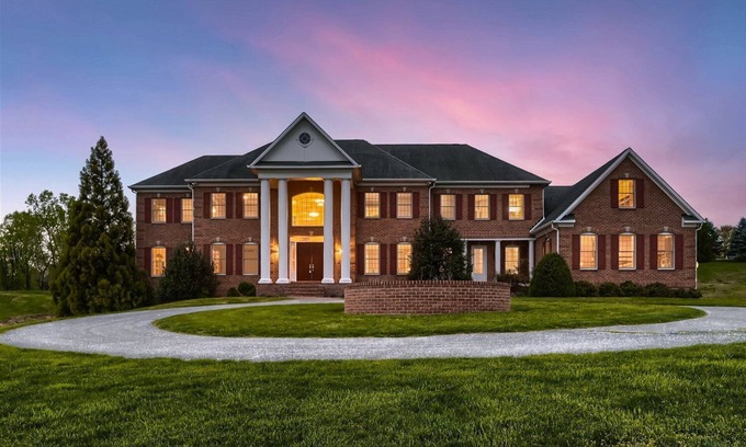 Lutherville Timonium House | The Farm's Luxury Timberpark Pool Estate