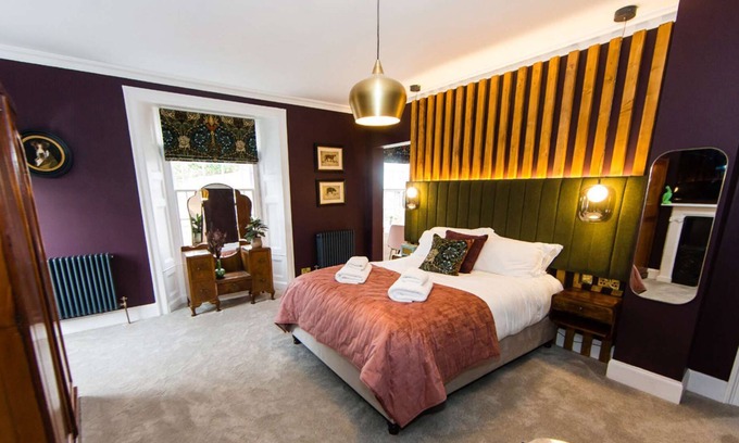 Askrigg Apartment | The Farnon Suite at Skeldale House
