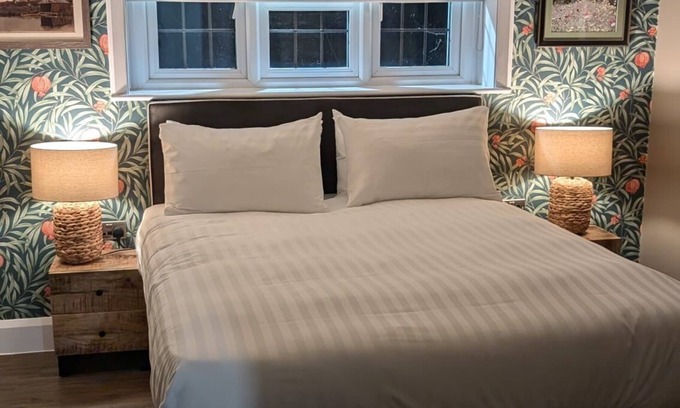 New Forest District Hotel | The Fighting Cocks