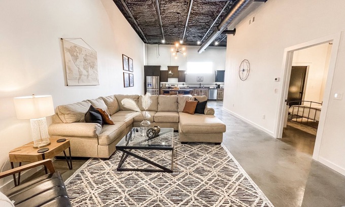 Mountain Home Apartment | The Flats - Industrial modern loft within walking distance to downtown!