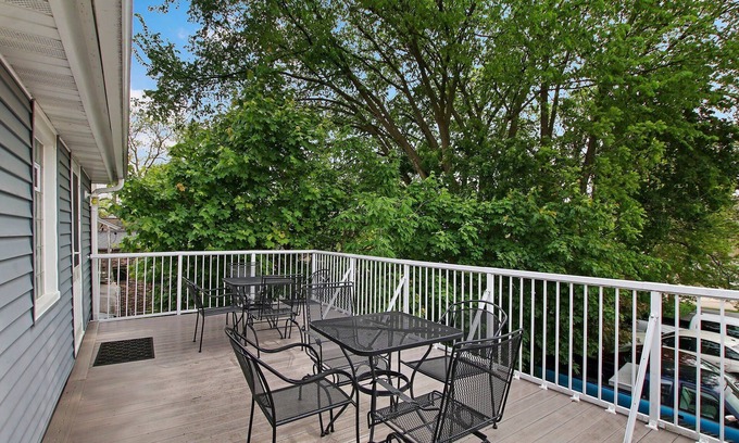 Lake Geneva Apartment | The Flats of Lake Geneva- Suite 2