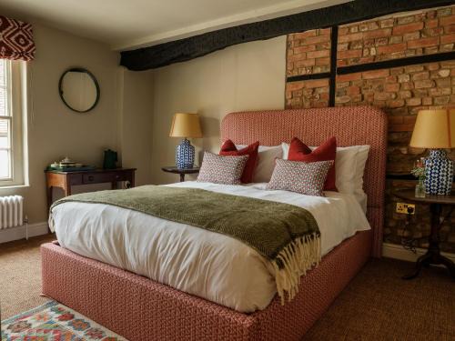 Cranborne Hotel | The Fleur de Lys