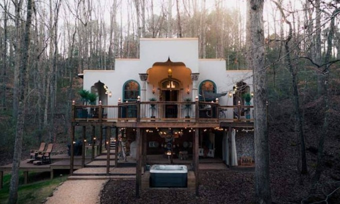 Cullman House | “The Flying Carpet” Moroccan Treehouse