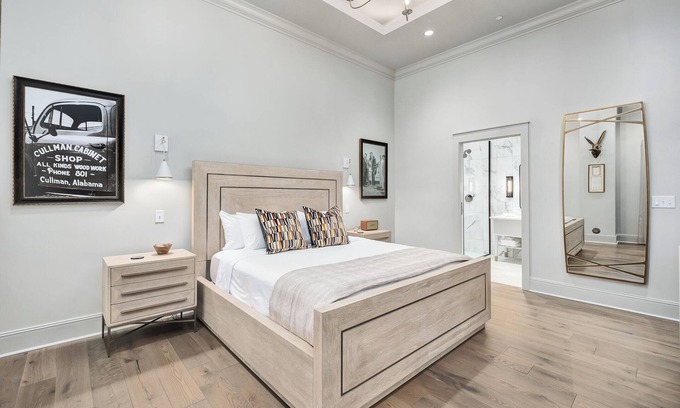 Cullman Hotel | The Founders Suite. 5 Minutes to I65!