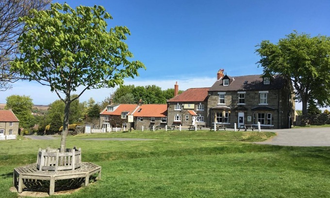 Ainthorpe Hotel | The Fox and Hounds