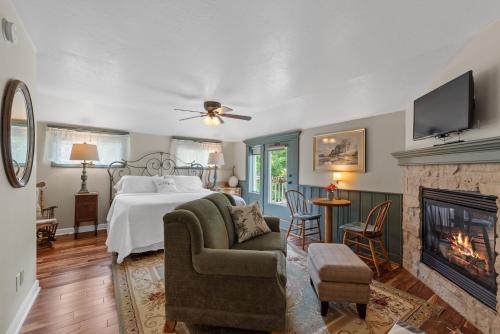 Sturgeon Bay Bed & Breakfast | The Foxglove Inn