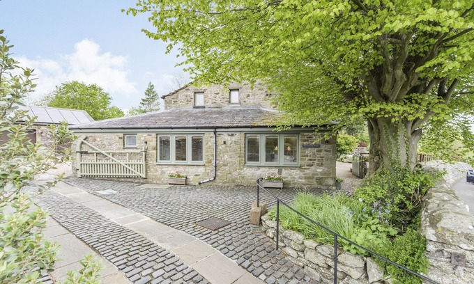Austwick Cottage | THE FRIENDLY ROOM, luxury holiday cottage in Austwick