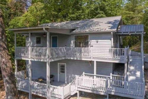 Ranger House | The Galaxy Getaway - Talking Rock Creek Resort