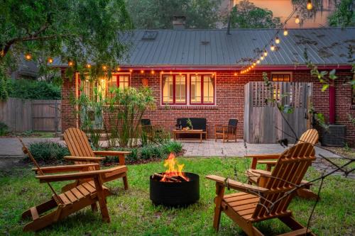 Duckpond House | The Gallery at Duckpond - 1930s Historic Charm