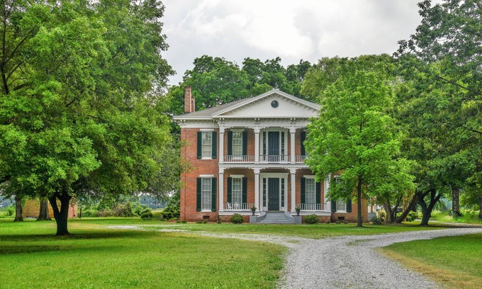 Wayside Bed & Breakfast | The Garden Suite - Double Queen Ground Floor Suite at The Belmont 1857