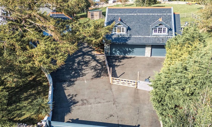 Llandudno Junction House | THE GATEKEEPERS COTTAGE - SKERRY VORE in Llandudno Junction