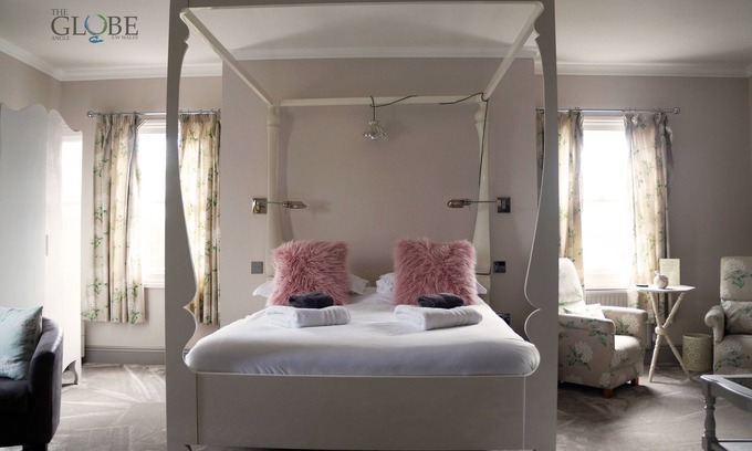 Angle Bed & Breakfast | The Globe Angle