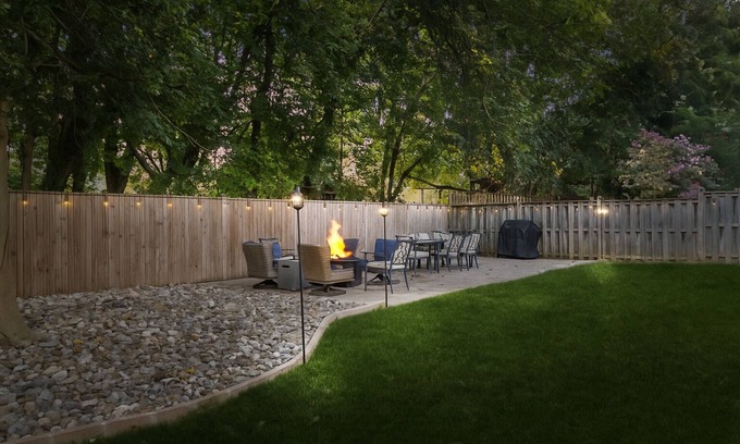 Homewood House | The GOAT Getaway, Cozy Winter Retreat by the Naval Academy