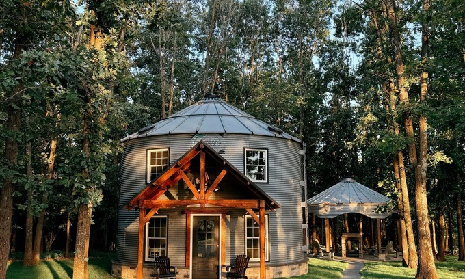 Seymour Cabin | The Grainery is a cozy farm stay, nestled in the Ozark hills