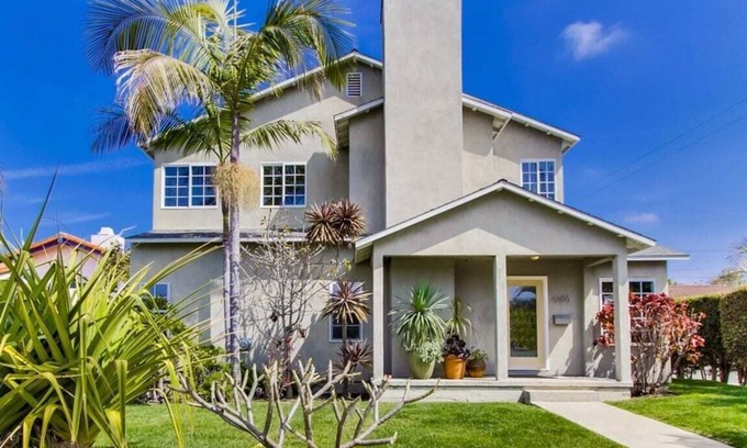 Sunset Cliffs House | The Grande House+Studio: yard+pets+BBQ!