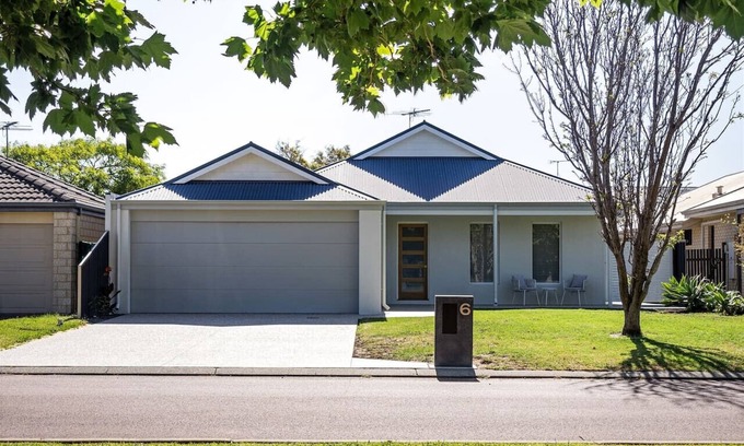 Broadwater House | The Green at Broadwater