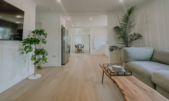 Redding House | -THE GREEN LEAF- Newly remodeled 2 bedroom house, Convenient to Downtown Redding