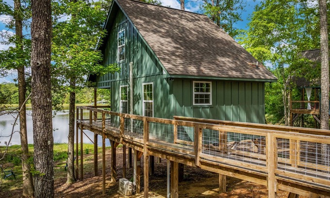 Mentone Cabin | The Green Treehouse at Little River Treehouses