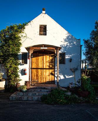 eNtokozweni Hotel | The Grey's Inn