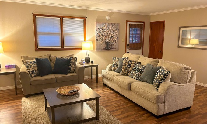 Mountain Grove House | The Grove Retreat (Mtn. Grove, MO)