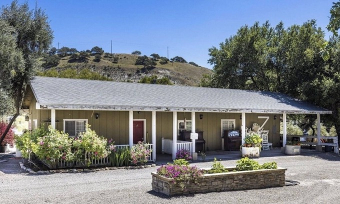 Santa Barbara County Cottage | The Guest House in the Santa Ynez Valley