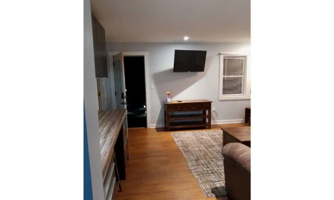 Stapleton House | THE GUEST HOUSE with hot tub