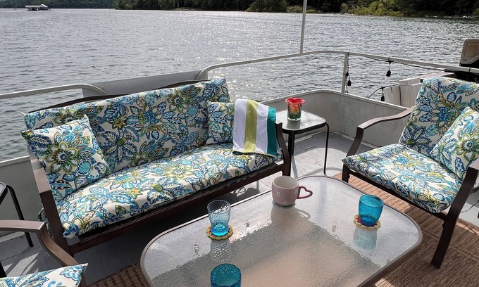 New Tazewell Boat Rental | The Gypsy - Where the Fun Begins