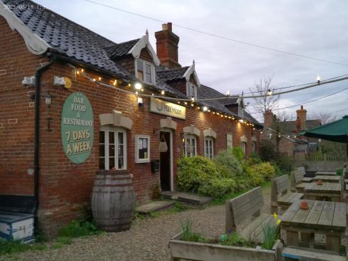Diss Bed & Breakfast | The Half Moon Inn Rushall IP21 4QD